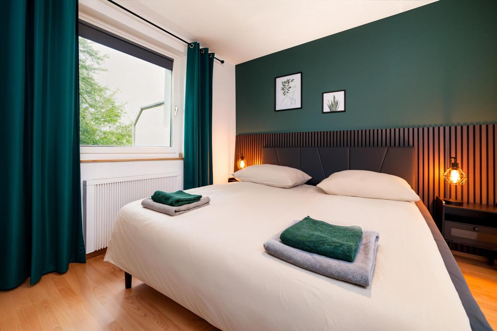 Smart Home - Essen - Perfect For 5 Guests! Central - Balcony - Netflix - Free Parking Zone Exterior photo