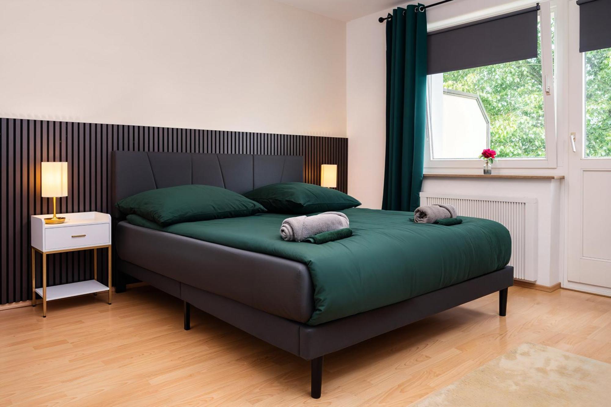 Smart Home - Essen - Perfect For 5 Guests! Central - Balcony - Netflix - Free Parking Zone Exterior photo
