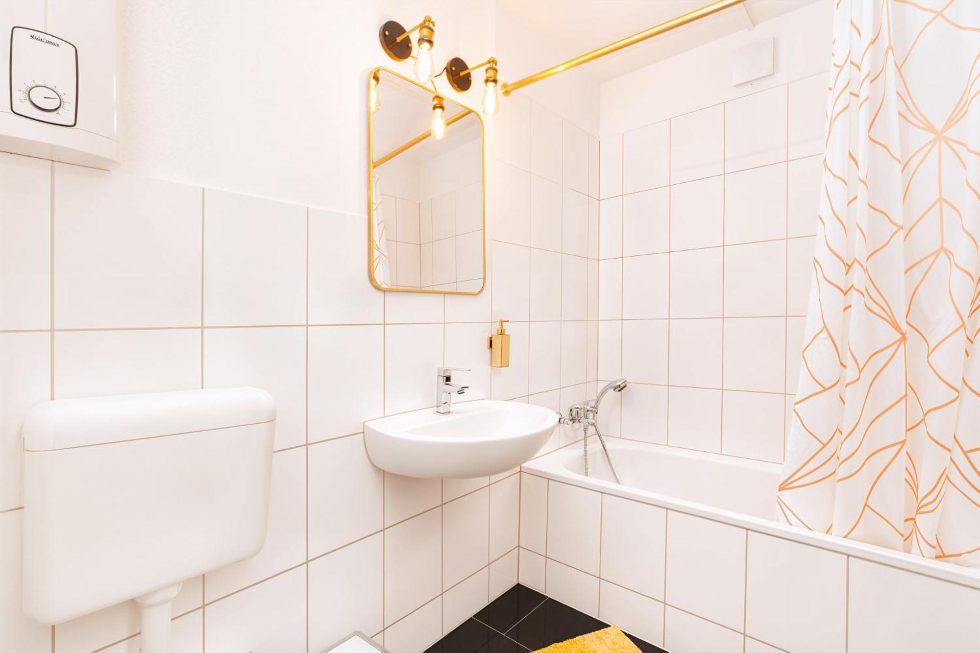Smart Home - Essen - Perfect For 5 Guests! Central - Balcony - Netflix - Free Parking Zone Exterior photo